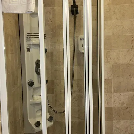 Nil Center מלון *