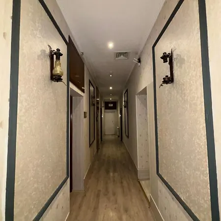 Nil Center Hotel *